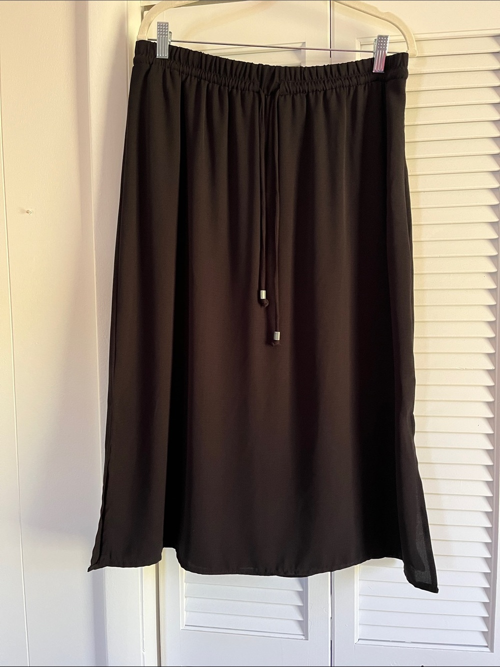 Faded Glory Midi  Skirt in Black Size Medium Like New